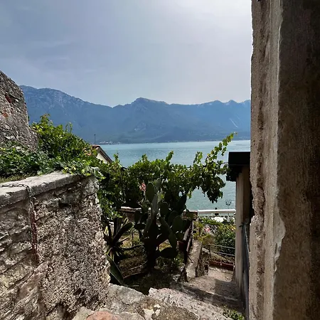 Casa Limonaia San Rocco * Limone sul Garda