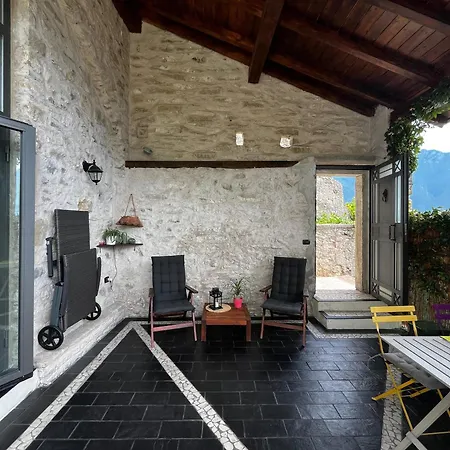 Casa Limonaia San Rocco * Limone sul Garda